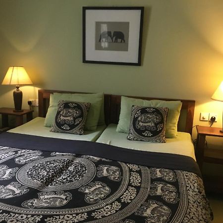 Owls Nest Hotel Udawalawe Buitenkant foto