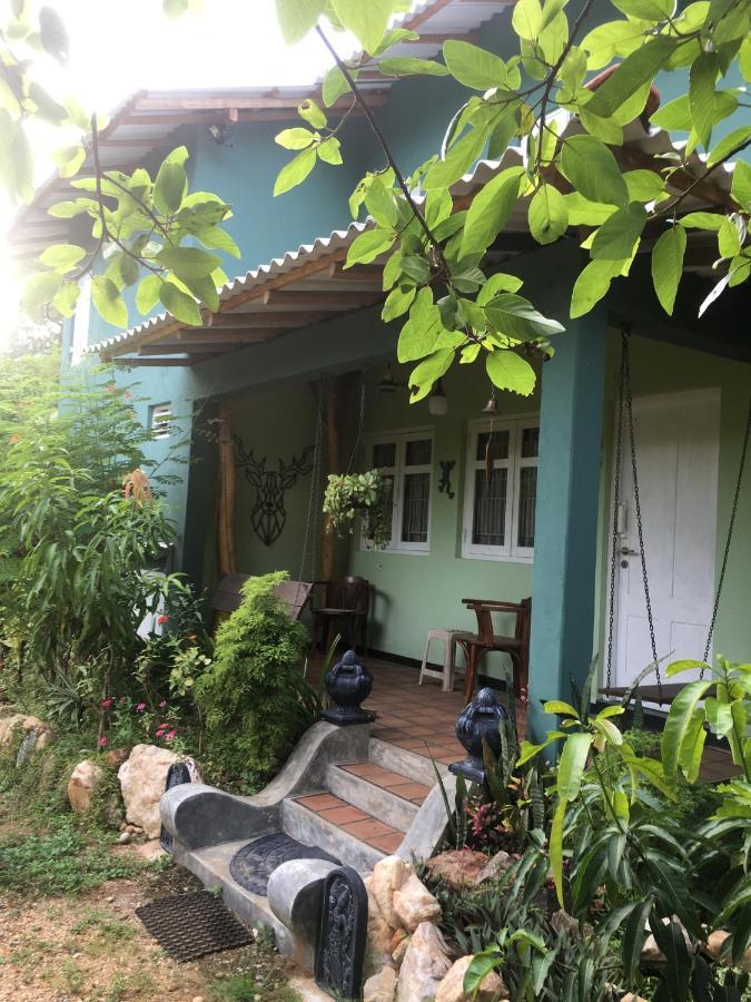Owls Nest Hotel Udawalawe Buitenkant foto