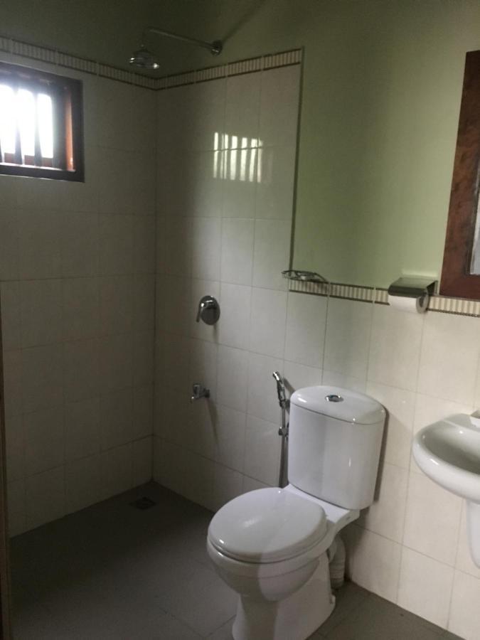 Owls Nest Hotel Udawalawe Buitenkant foto