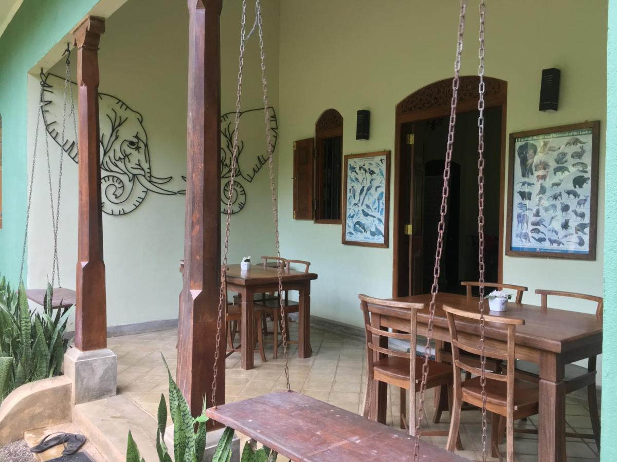 Owls Nest Hotel Udawalawe Buitenkant foto