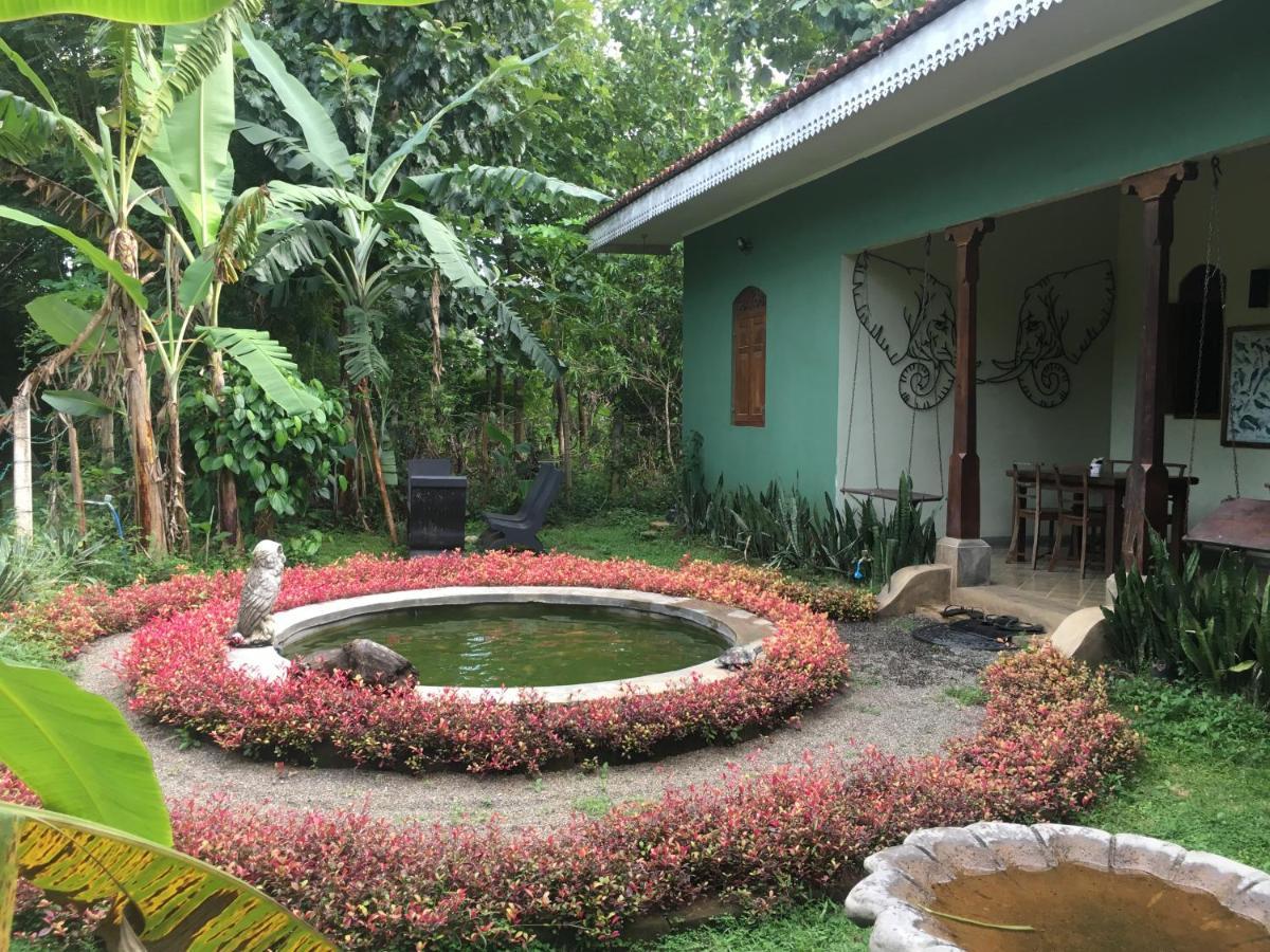 Owls Nest Hotel Udawalawe Buitenkant foto