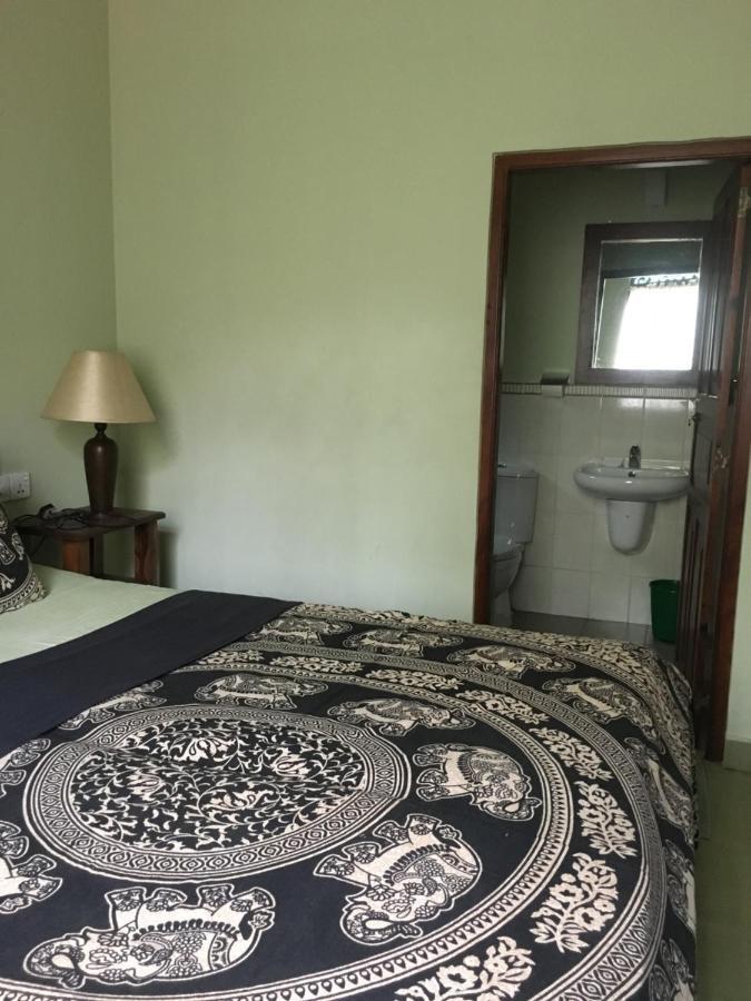 Owls Nest Hotel Udawalawe Buitenkant foto