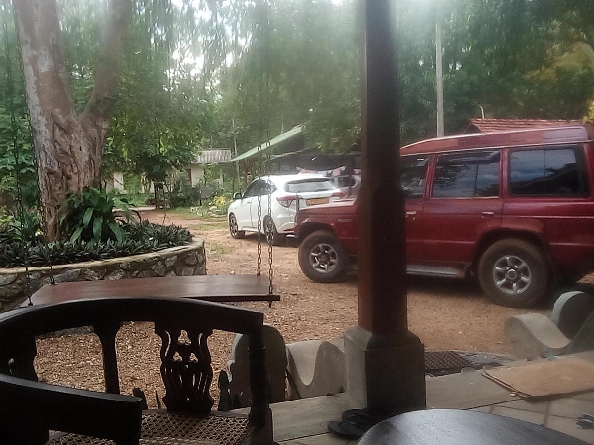 Owls Nest Hotel Udawalawe Buitenkant foto