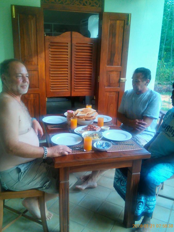 Owls Nest Hotel Udawalawe Buitenkant foto