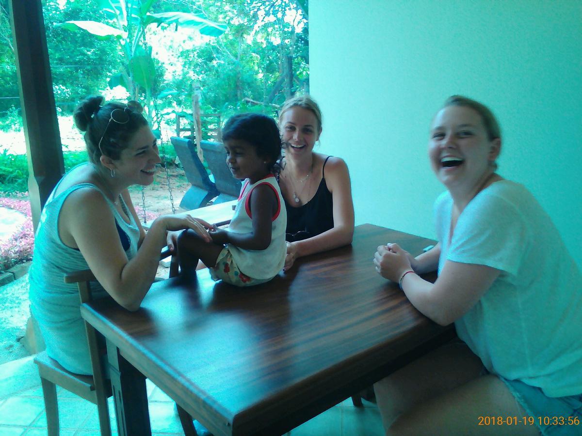 Owls Nest Hotel Udawalawe Buitenkant foto